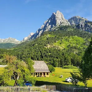  Gasthuis Bujtina 2 Albanië