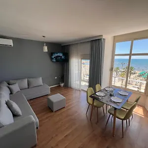 Aparthotel Wave Beachfront